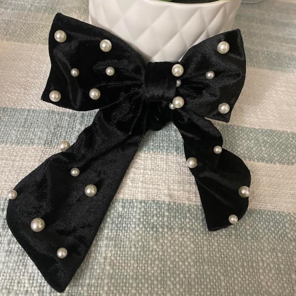 💕❤️Black beaded hair Accessories 💕❤️